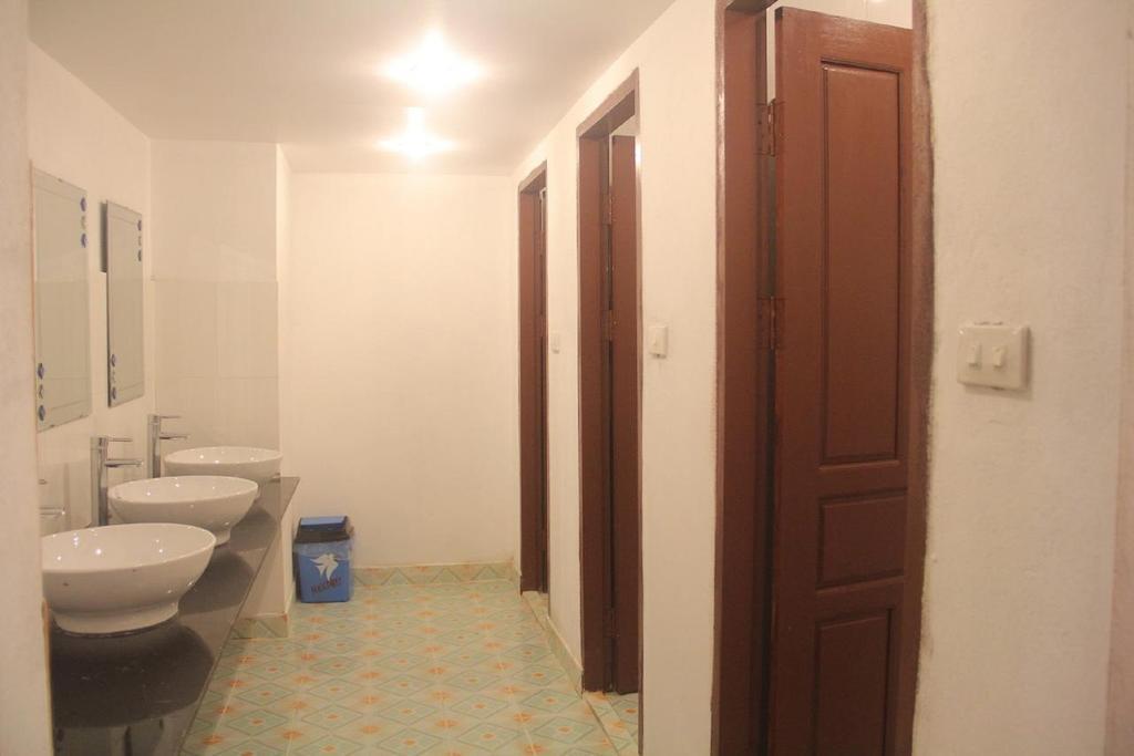 Lpq Backpackers Hostel Luang Prabang Room photo