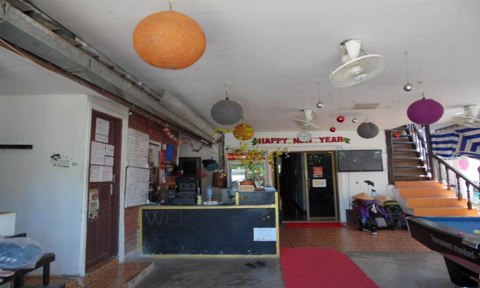 Lpq Backpackers Hostel Luang Prabang Exterior photo